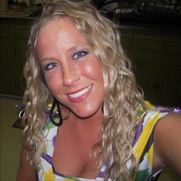 Meet Your Posher! Hello, I’m Tiffany! - Picture 8 of 13